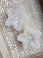Load image into Gallery viewer, Selenite Star Bowl
