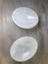 Load image into Gallery viewer, Selenite Oval Bowl
