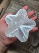 Load image into Gallery viewer, Selenite Star Bowl
