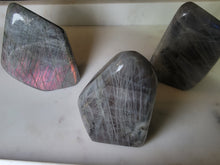 Load image into Gallery viewer, Freeform Labradorite
