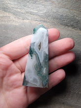 Load image into Gallery viewer, Moss Agate Flat Tower
