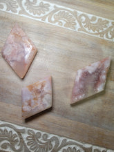 Load image into Gallery viewer, Flower Agate Diamond

