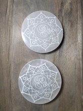 Load image into Gallery viewer, Selenite Charging Disc

