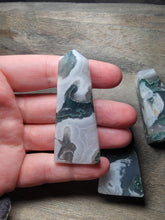 Load image into Gallery viewer, Moss Agate Flat Tower
