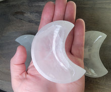 Load image into Gallery viewer, Small Selenite Moon Bowl

