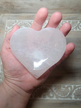 Load image into Gallery viewer, Heart Selenite Bowl
