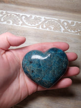 Load image into Gallery viewer, Apatite Heart
