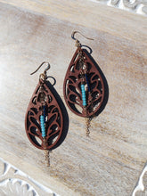 Load image into Gallery viewer, Handcrafted Earrings
