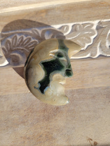 Carved Agate Moon 4