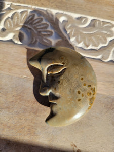 Carved Agate Moon 4