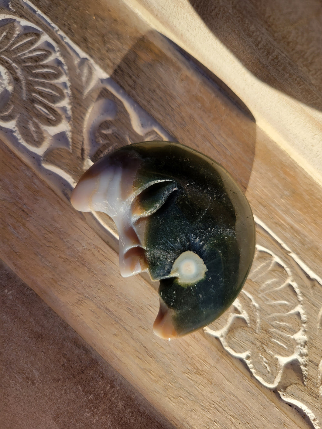 Carved Agate Moon 9